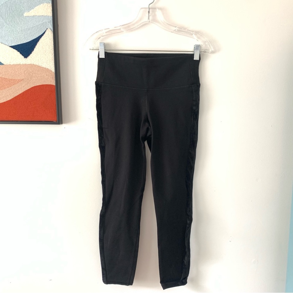 OLD NAVY Active Small Black High Waist Leggings With Velvet Stripe